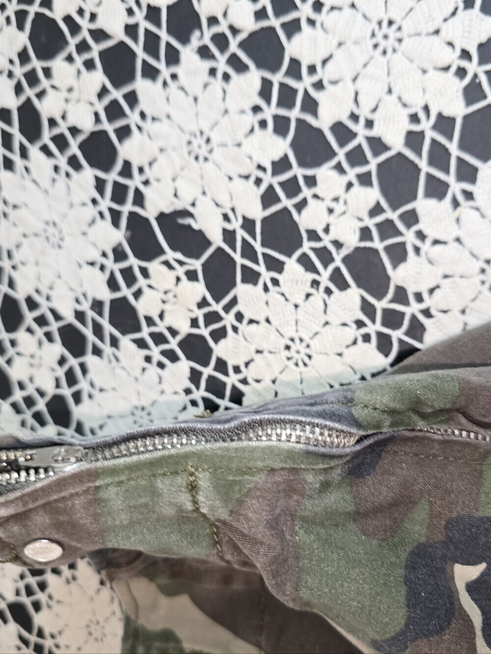 Almost Famous Pleated Skort, Camo Skirt / Shorts, Womens Small - Picture 4 of 7